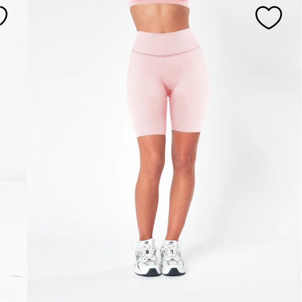 Lazuli label V seam shorts- candy pink